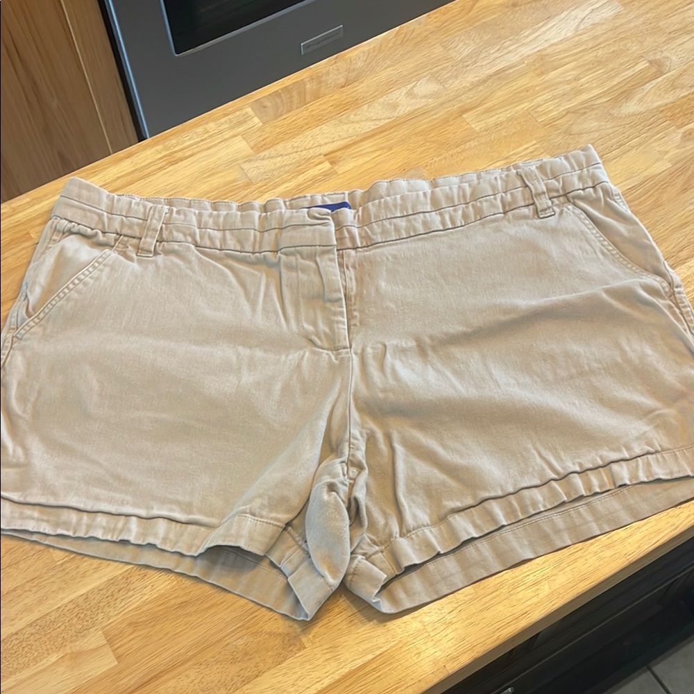 Simply Styled Tan Bermuda Shorts Relaxed Fit